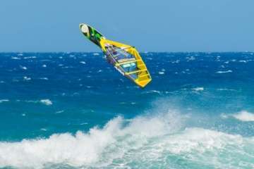 Volando sobre las olas (Foto Antonio Rico)